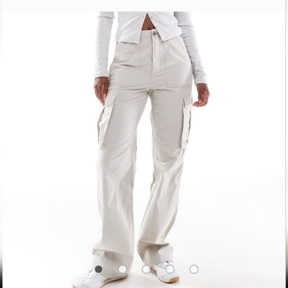 Bershka Beige Straight-Leg Cargo Pants